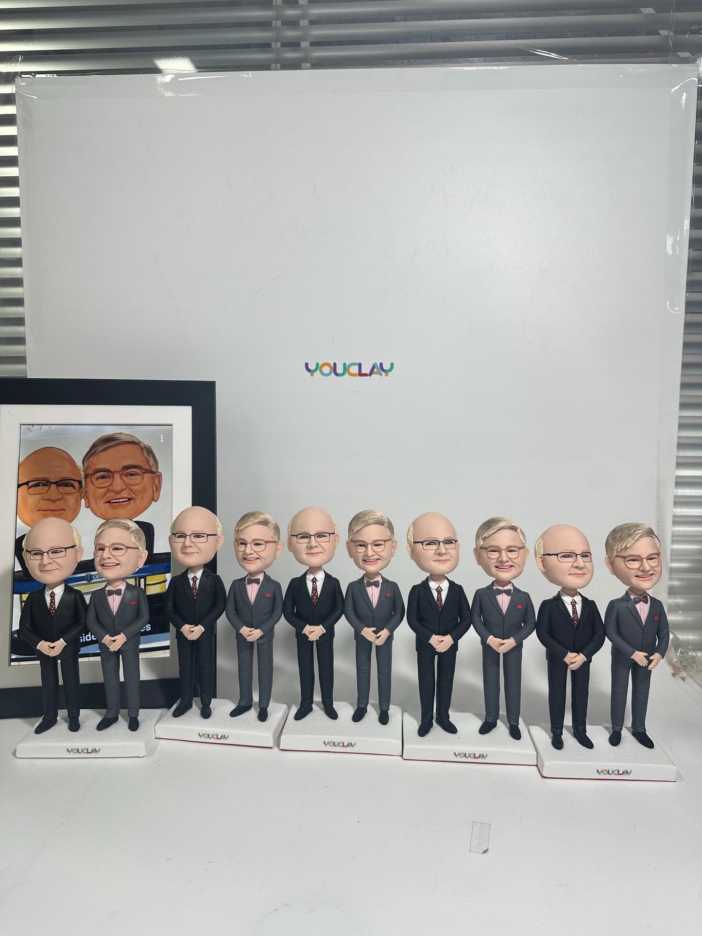 Dix figurines à tête branlante entièrement personnalisables (personne ou animal de compagnie) séparées ou entières