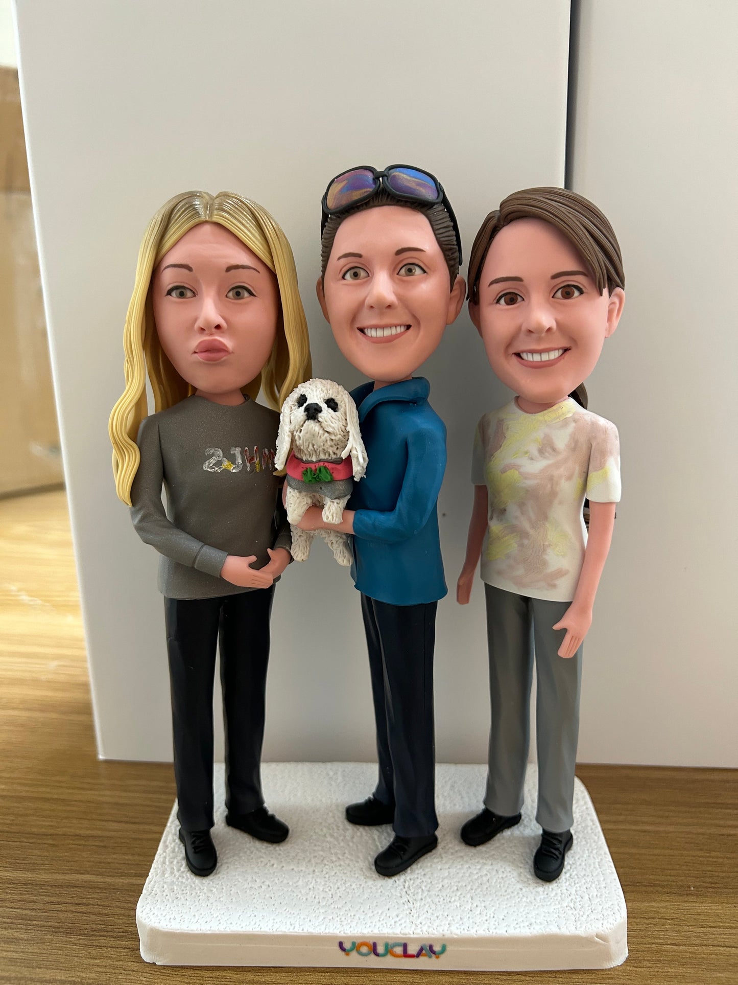 Quatre figurines à tête branlante entièrement personnalisables (personne ou animal de compagnie)
