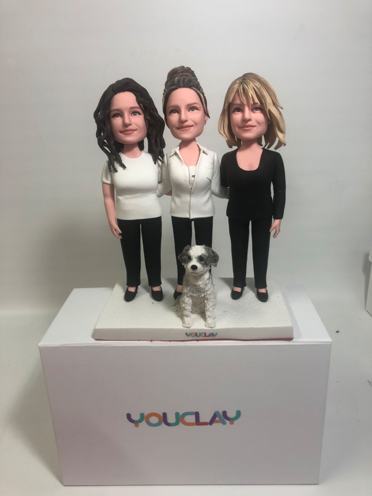 Quatre figurines à tête branlante entièrement personnalisables (personne ou animal de compagnie)