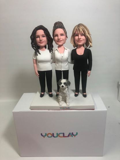 Quatre figurines à tête branlante entièrement personnalisables (personne ou animal de compagnie)