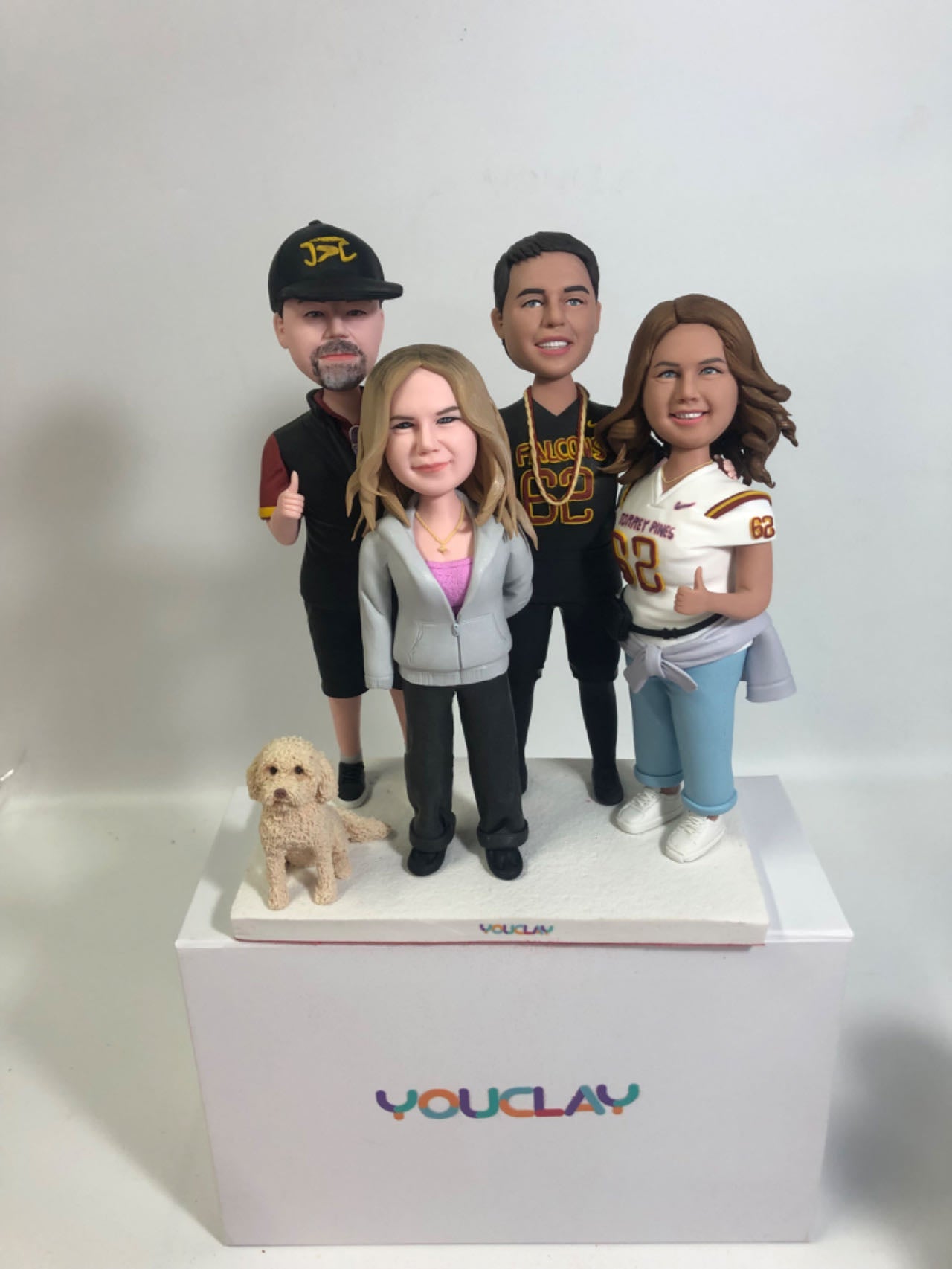 Cinq figurines à tête branlante entièrement personnalisables (personne ou animal de compagnie)