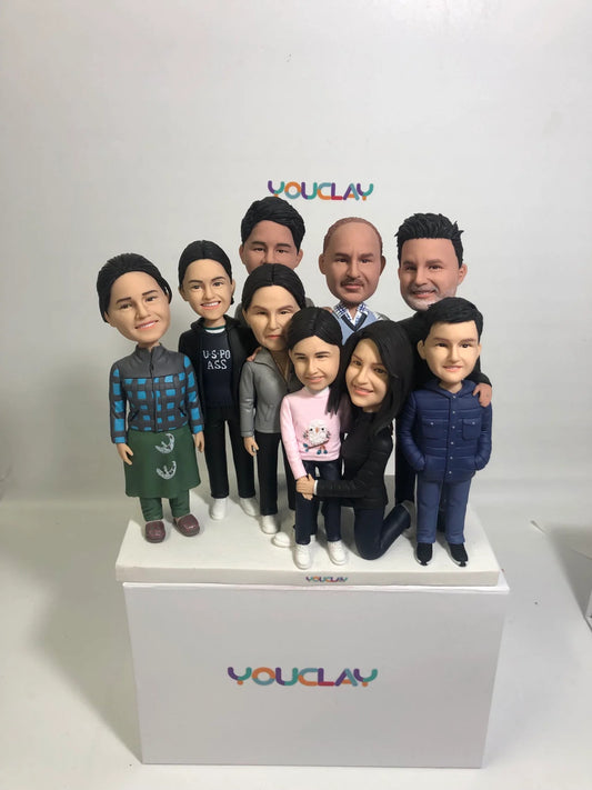 Fully Customizable Nine Bobbleheads（person or pet）Separate or whole