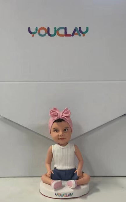 Figurine à tête branlante pour enfant entièrement personnalisable